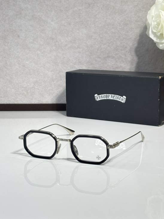 Picture of Chrome Hearts Sunglasses _SKUfw77318299fw